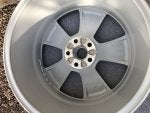 Automotive tire Hubcap Wheel Automotive design Locking hubs